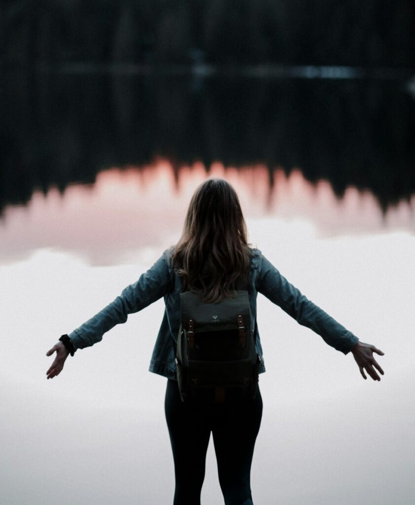 priscilla-du-preez-5eO8WdwszAQ-unsplash (1)
